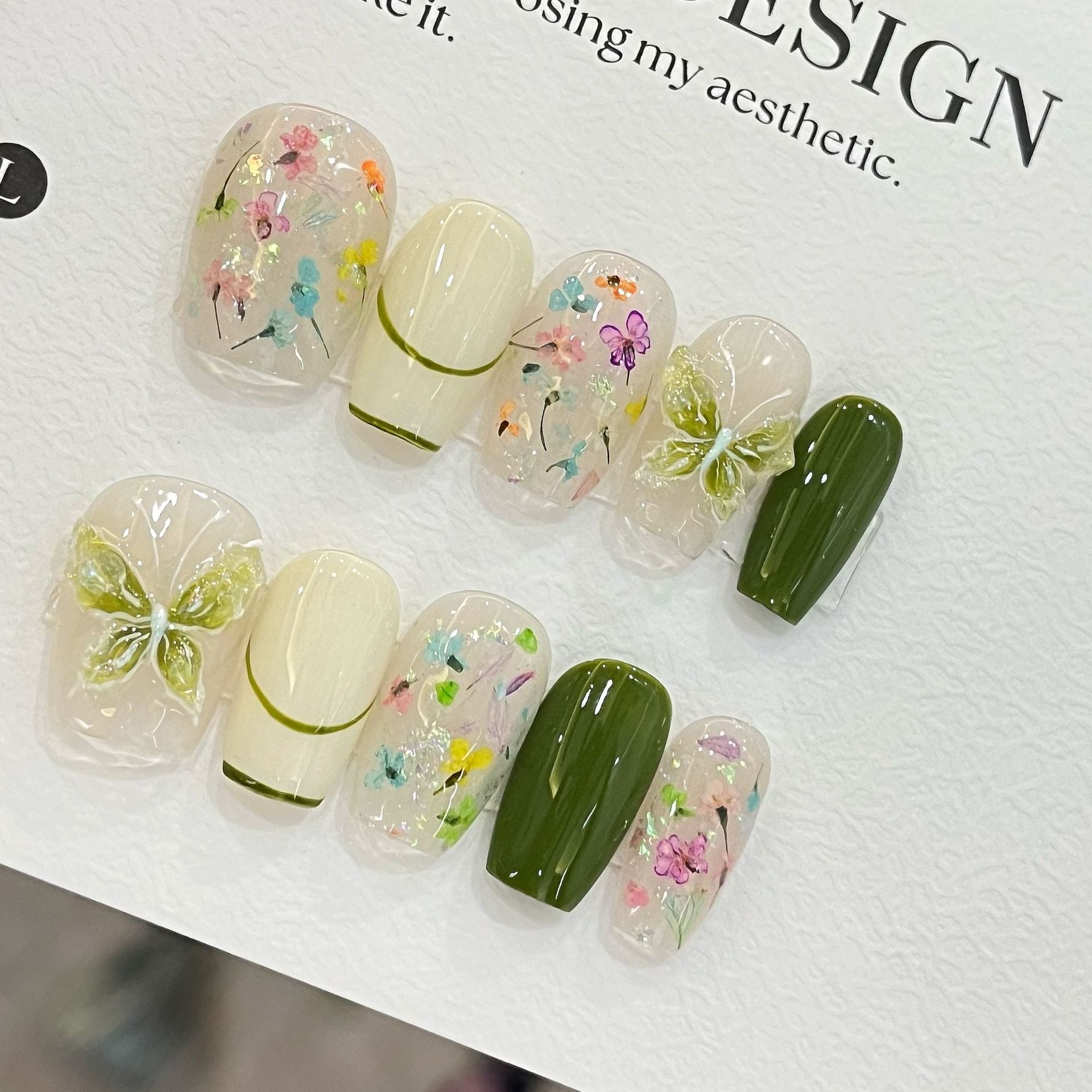 Pressed Flower Art - เล็บปลอมลายดอกไม้ผีเสื้อ 10 ชิ้น ขนาดกลาง ทรงโลงศพ ประดับมุกไล่เฉดสี