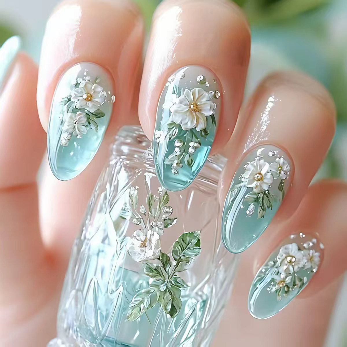 Pressed Flower Art - เล็บปลอมขนาดกลางสำหรับผู้หญิงและเด็กผู้หญิง สีเขียวไล่เฉดแบบโปร่งแสงครึ่งหนึ่ง พร้อมลายดอกไม้ แบบเต็มเล็บ กดติด งานศิลปะเล็บปลอม