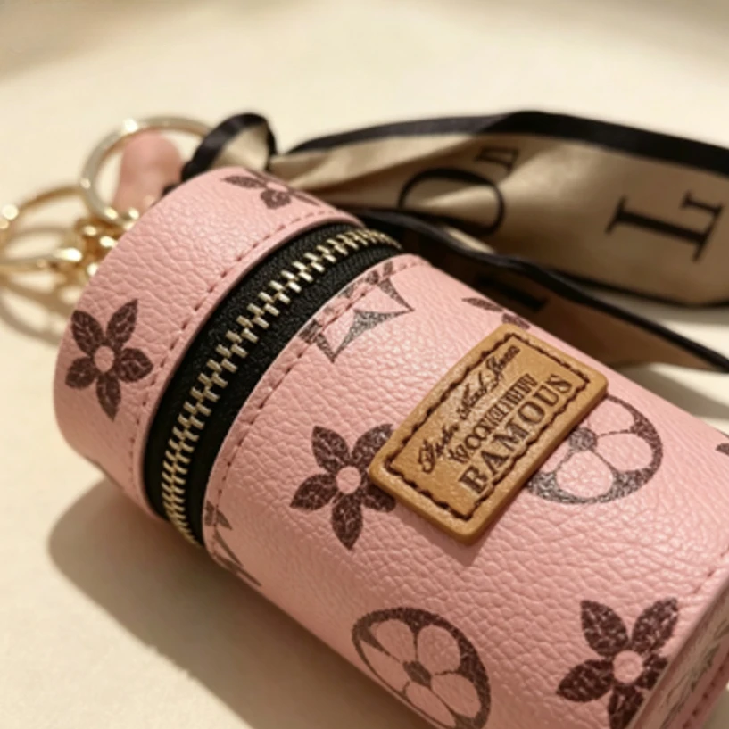 กระเป๋าใส่ลิปสติกทรงกระบอกพิมพ - Monogram Keychain Leather บทวิจารณ์และราคา